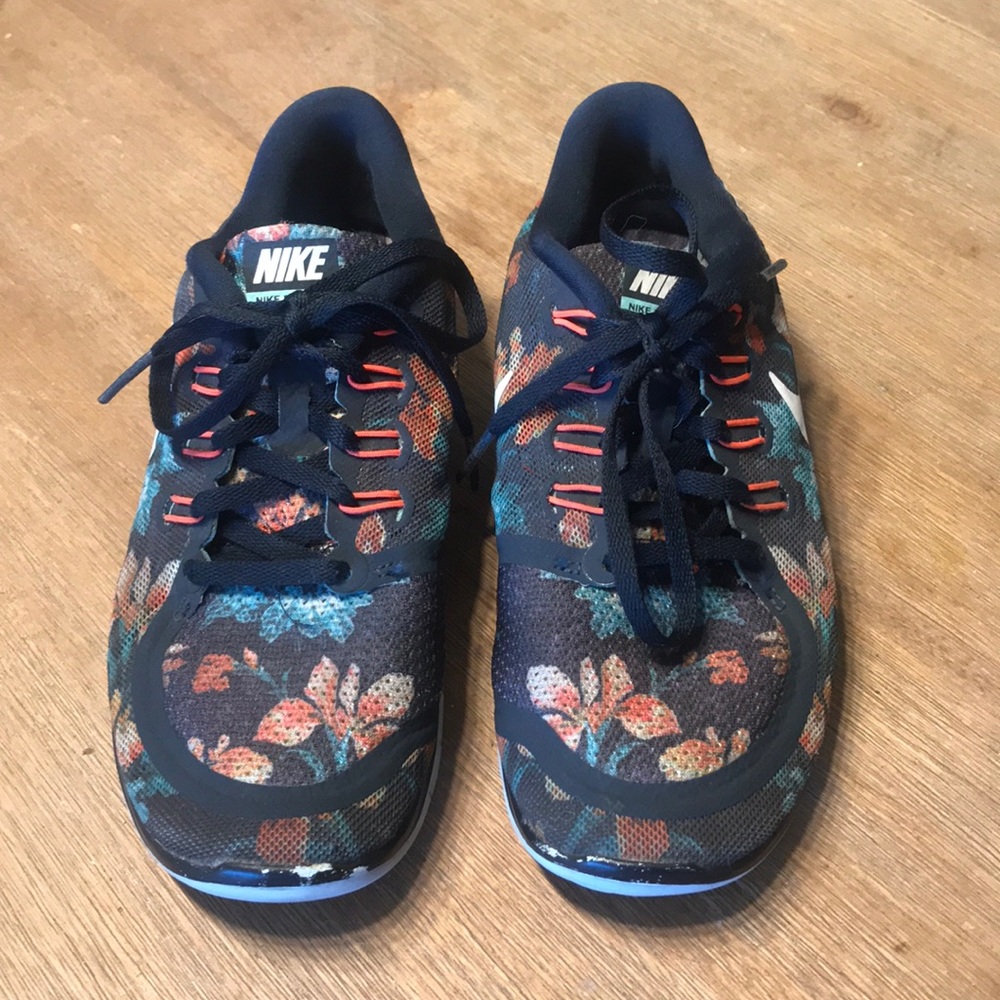 SALE!!🚨🚨 Nike Free
